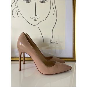 Manolo Blakhnik | Patent Leather Point Toe Pumps | Size 39 / 8 | Good Condition
